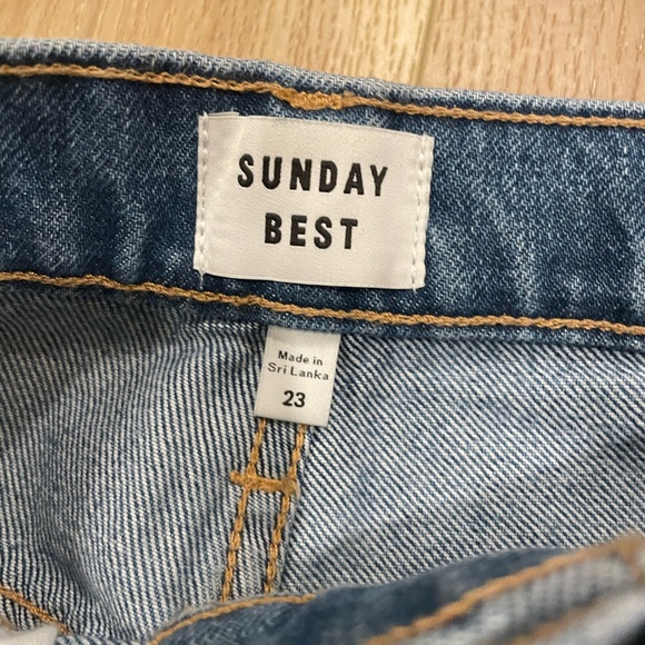 LIGHT BLUE WASH HIGH WAISTED SUNDAY BEST JEANS SIZE 23 - Picture 3 of 3